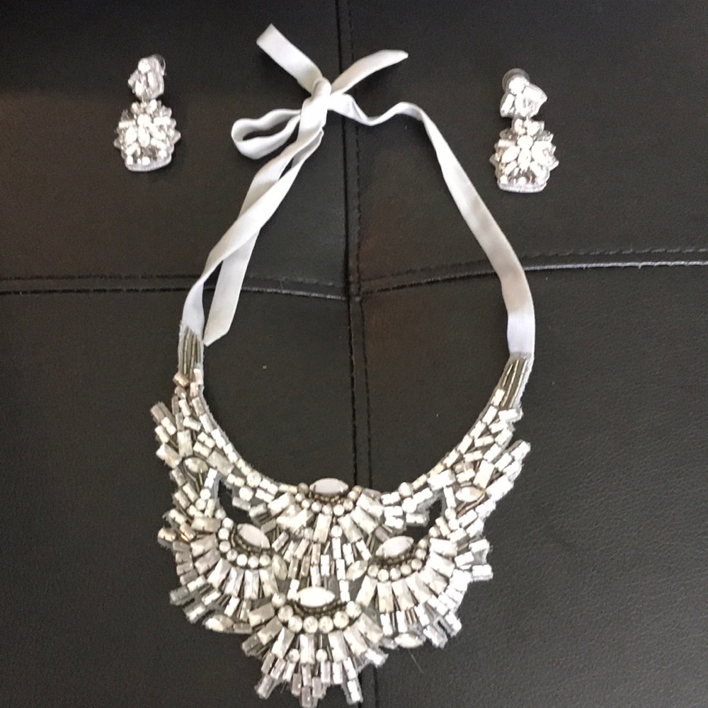 Stella and Dot Necklace and Earrings Set
